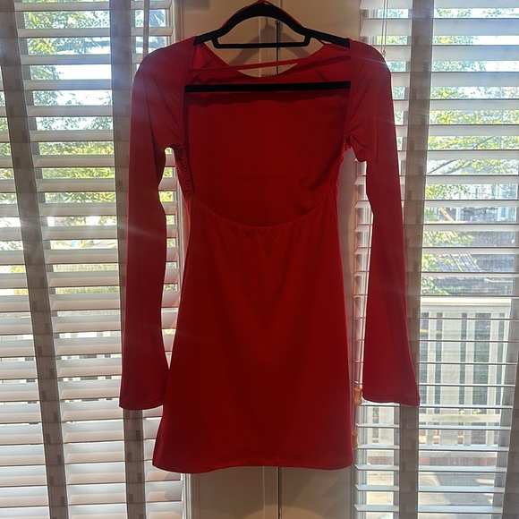Red open back mini dress - Picture 3 of 3